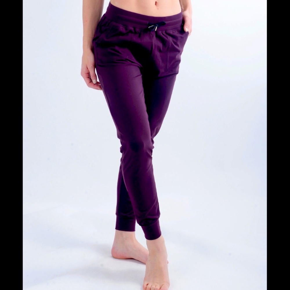 Plum XL ZYIA Unwind Joggers NEVER WORN W/ TAGS